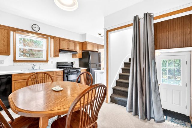 8 W Palisades Avenue, Nanuet, NY 10954