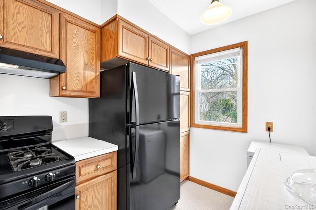 8 W Palisades Avenue, Nanuet, NY 10954