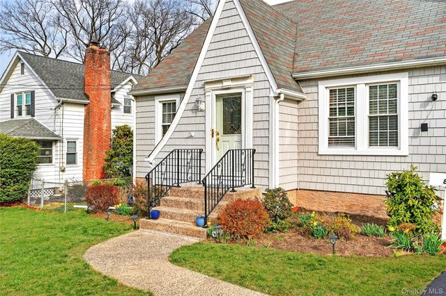 8 W Palisades Avenue, Nanuet, NY 10954