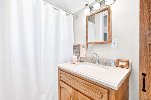 8 W Palisades Avenue, Nanuet, NY 10954