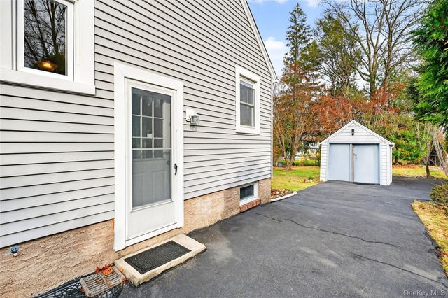 8 W Palisades Avenue, Nanuet, NY 10954