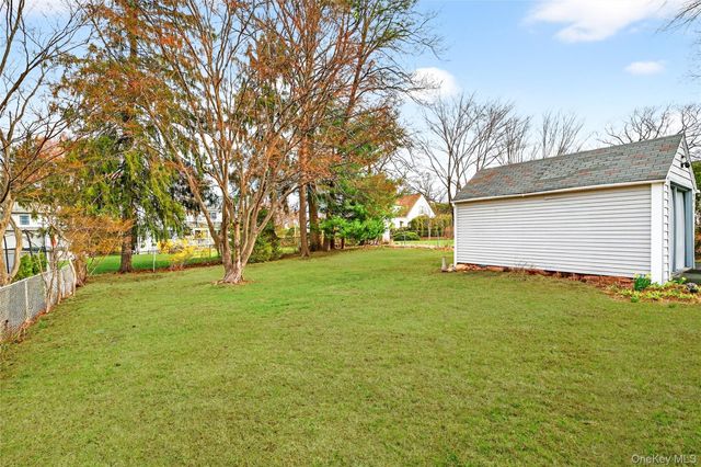 8 W Palisades Avenue, Nanuet, NY 10954