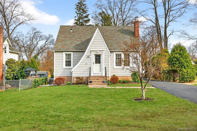 8 W Palisades Avenue, Nanuet, NY 10954