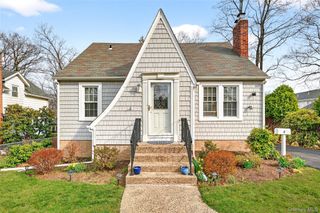 8 W Palisades Avenue, Nanuet, NY 10954