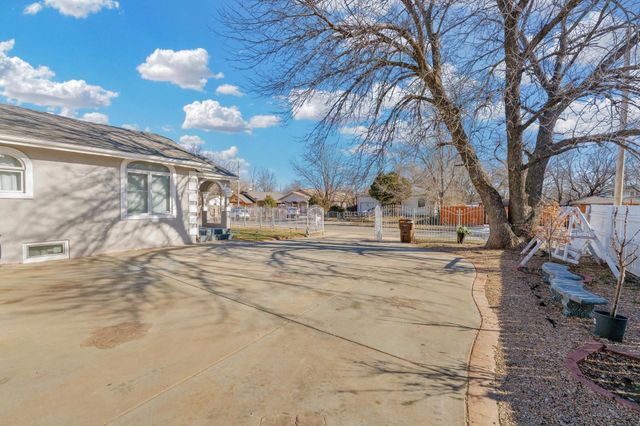 2215 N Jeanette Ave, Wichita, KS 67204