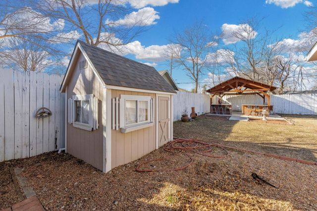 2215 N Jeanette Ave, Wichita, KS 67204