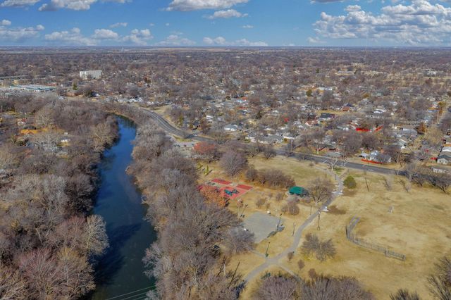 2215 N Jeanette Ave, Wichita, KS 67204