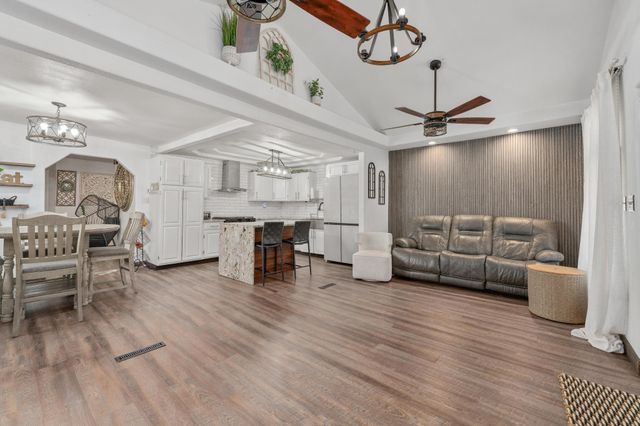 2215 N Jeanette Ave, Wichita, KS 67204