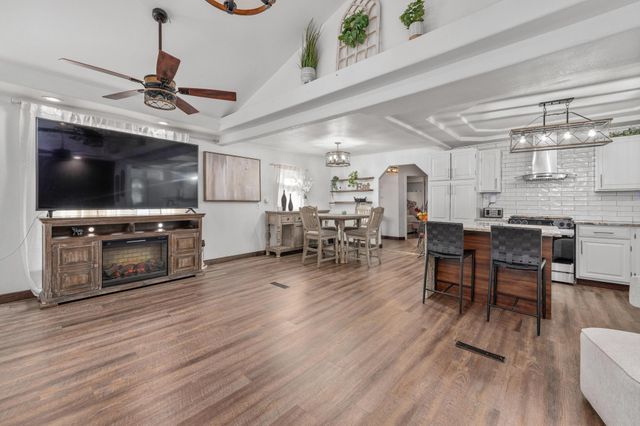 2215 N Jeanette Ave, Wichita, KS 67204