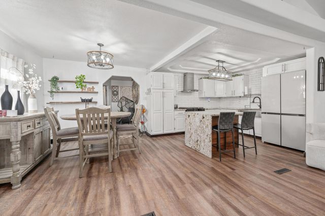 2215 N Jeanette Ave, Wichita, KS 67204