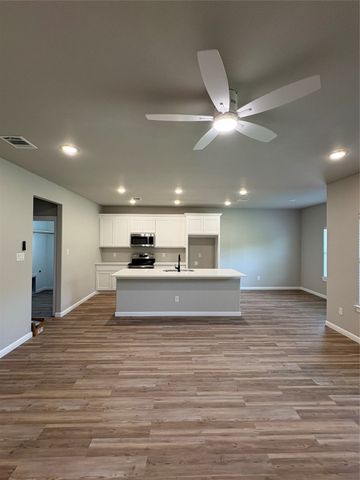 711 N College Street, West, TX 76691