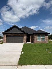 711 N College Street, West, TX 76691