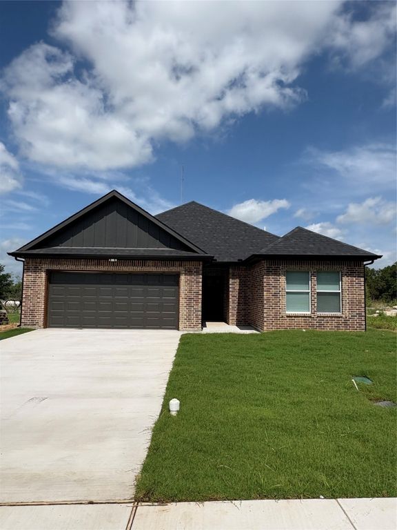 711 N College Street, West, TX 76691