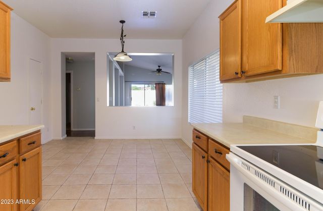 9828 E KNOWLES Avenue, Mesa, AZ 85209