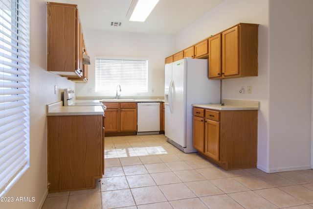 9828 E KNOWLES Avenue, Mesa, AZ 85209