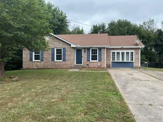 1323 Wennona Dr, Clarksville, TN 37042