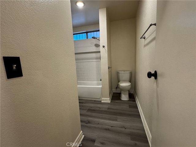 323 W 47th Place, Los Angeles, CA 90037