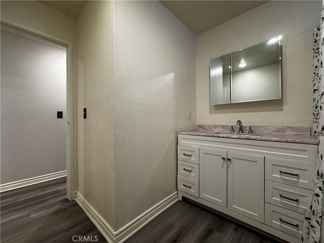 323 W 47th Place, Los Angeles, CA 90037