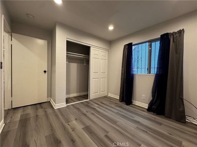 323 W 47th Place, Los Angeles, CA 90037