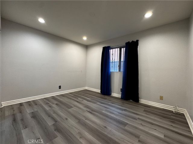323 W 47th Place, Los Angeles, CA 90037