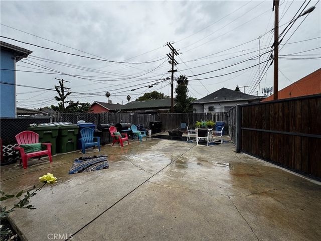 323 W 47th Place, Los Angeles, CA 90037