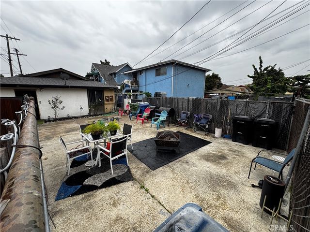 323 W 47th Place, Los Angeles, CA 90037