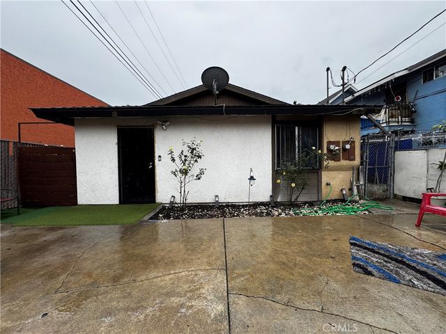 323 W 47th Place, Los Angeles, CA 90037