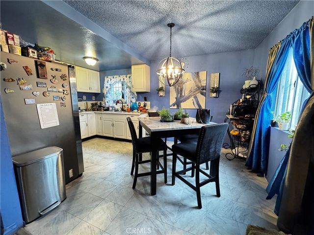 323 W 47th Place, Los Angeles, CA 90037