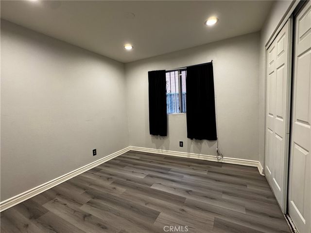 323 W 47th Place, Los Angeles, CA 90037