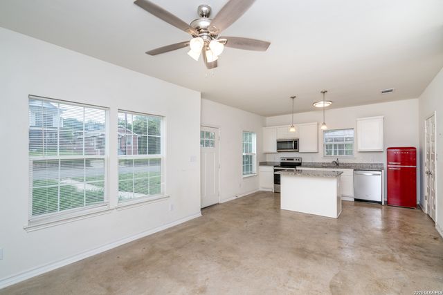 2639 E Commerce St, San Antonio, TX 78203
