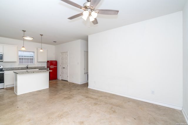 2639 E Commerce St, San Antonio, TX 78203