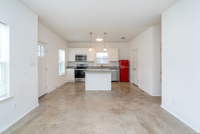 2639 E Commerce St, San Antonio, TX 78203