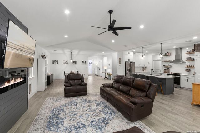 108 Highland Woods, Boerne, TX 78006