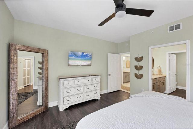 5711 BENTGRASS DRIVE 19-104, Sarasota, FL 34235