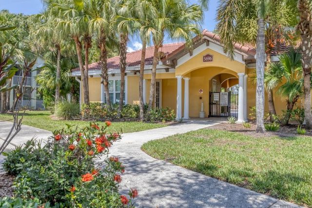 5711 BENTGRASS DRIVE 19-104, Sarasota, FL 34235