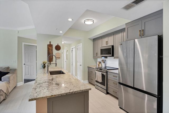 5711 BENTGRASS DRIVE 19-104, Sarasota, FL 34235