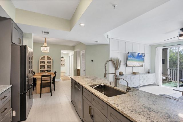 5711 BENTGRASS DRIVE 19-104, Sarasota, FL 34235