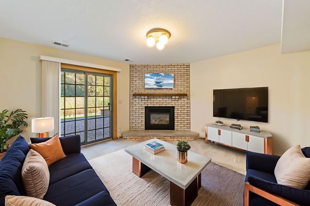 1603 Mary Street N, Maplewood, MN 55119