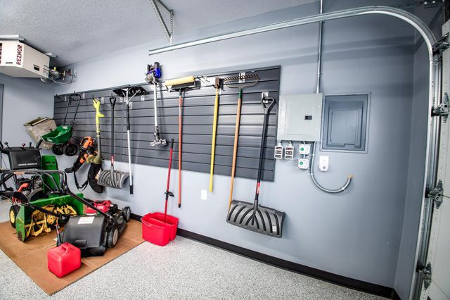 1603 Mary Street N, Maplewood, MN 55119