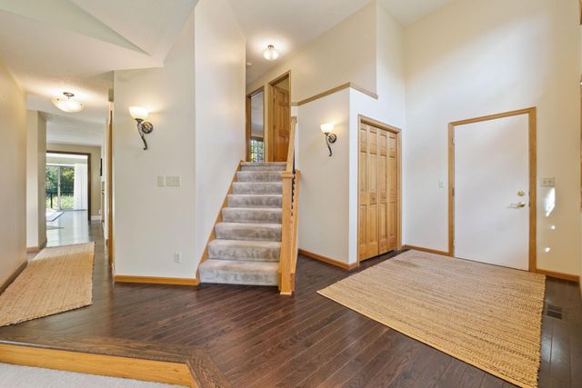 1603 Mary Street N, Maplewood, MN 55119