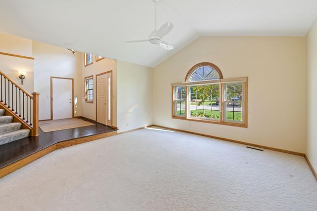 1603 Mary Street N, Maplewood, MN 55119