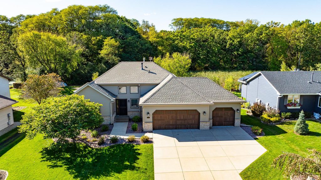 1603 Mary Street N, Maplewood, MN 55119