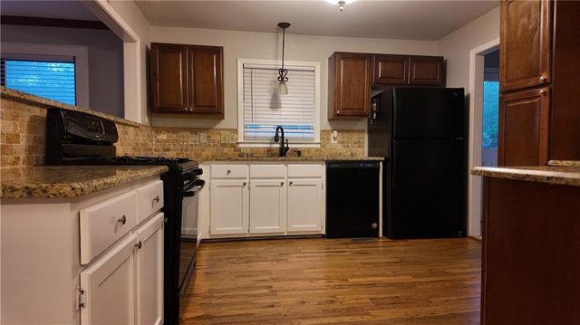 2080 TEMPLE JOHNSON Road, Loganville, GA 30052