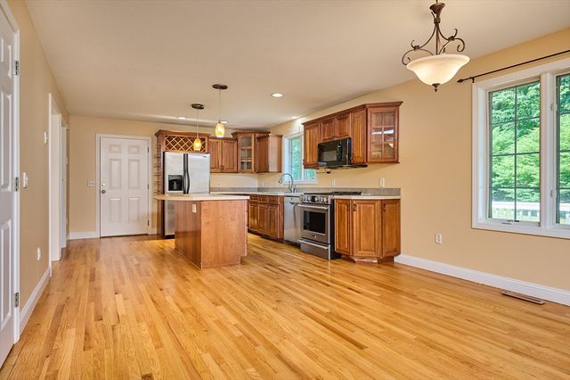 169 Aldrich St, Belchertown, MA 01007