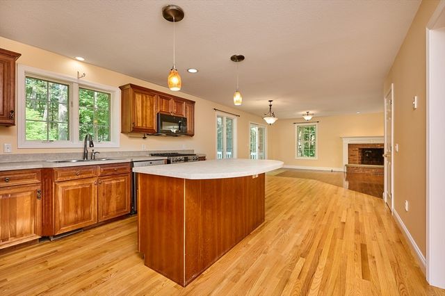 169 Aldrich St, Belchertown, MA 01007