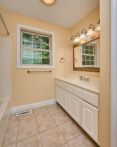 169 Aldrich St, Belchertown, MA 01007