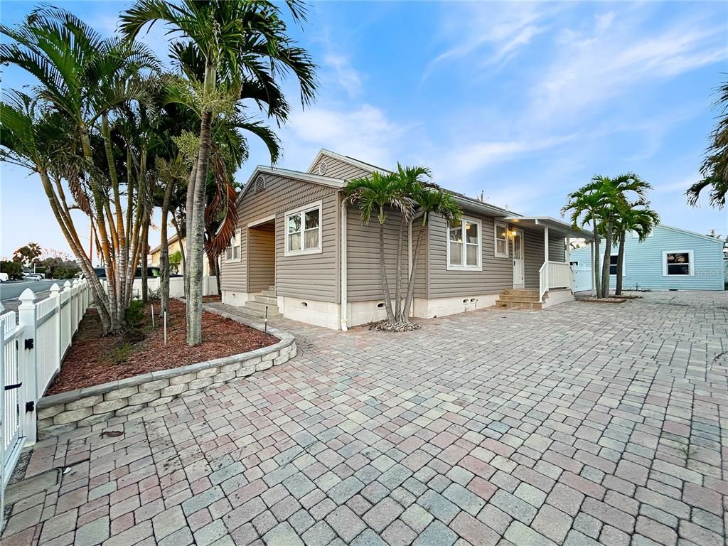 624 71ST AVENUE, St Pete Beach, FL 33706