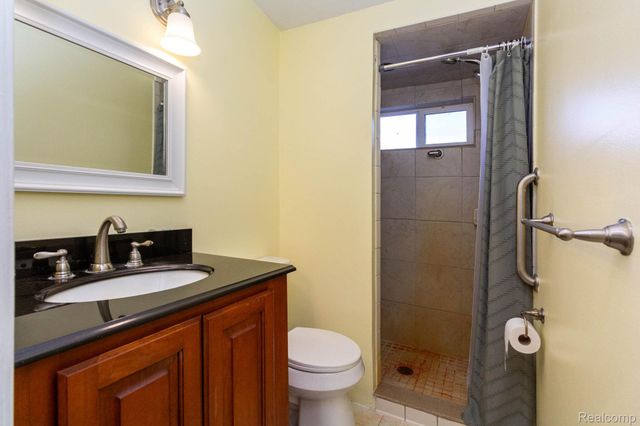 9002 Arnold Road, Ira Township, MI 48023