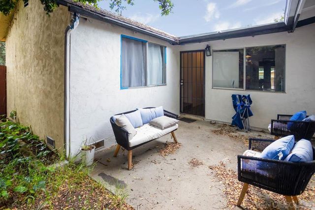 4065 Bancroft Dr, La Mesa, CA 91941