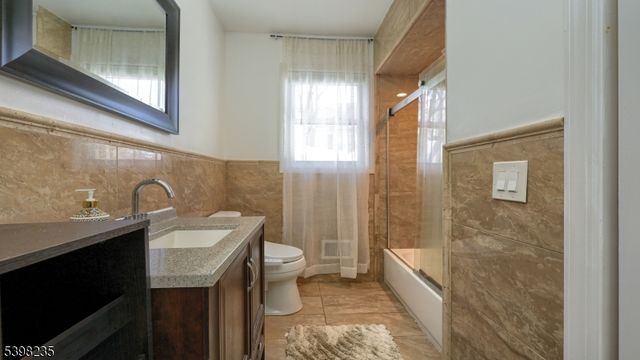 224 Pompton Rd, Haledon Boro, NJ 07508